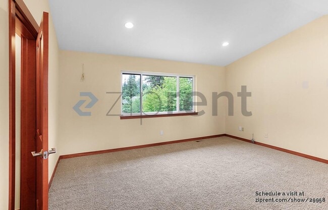 Building Photo - 16225 Simonds Rd NE