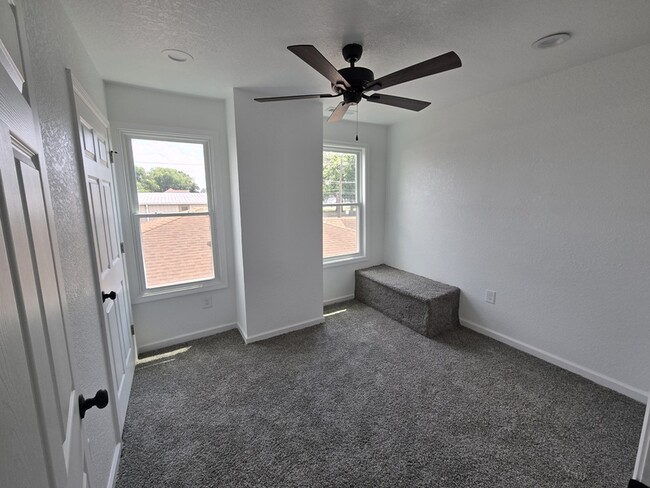 Building Photo - 839 Mt Vernon Ave