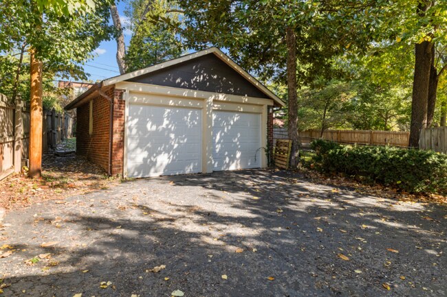 Building Photo - 7117 Northmoor Dr