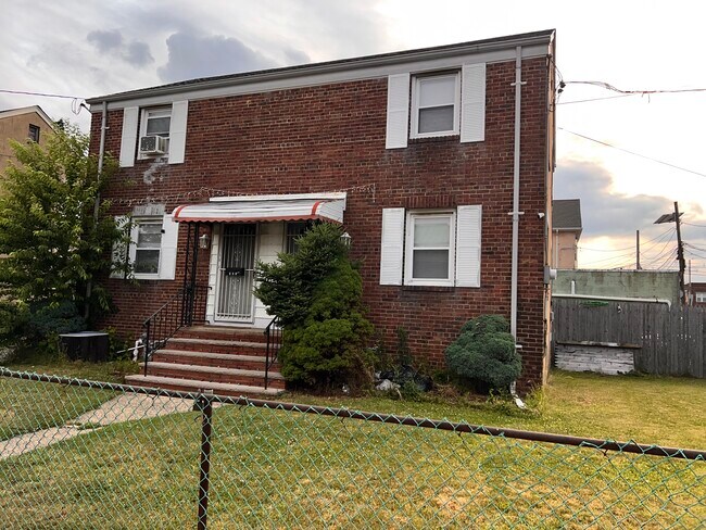 Primary Photo - 501 Green St