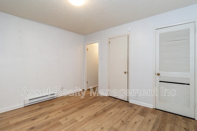 Building Photo - 2329 Dodson Ave
