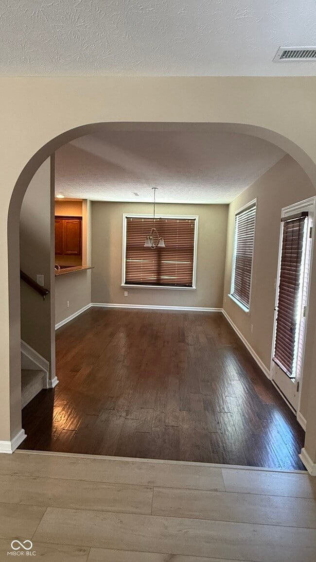 Building Photo - 5784 Pebblebrooke Rd