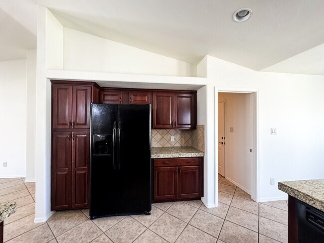 Building Photo - For Rent: 3-bedroom, 2-bathroom home in Barkley Ranch