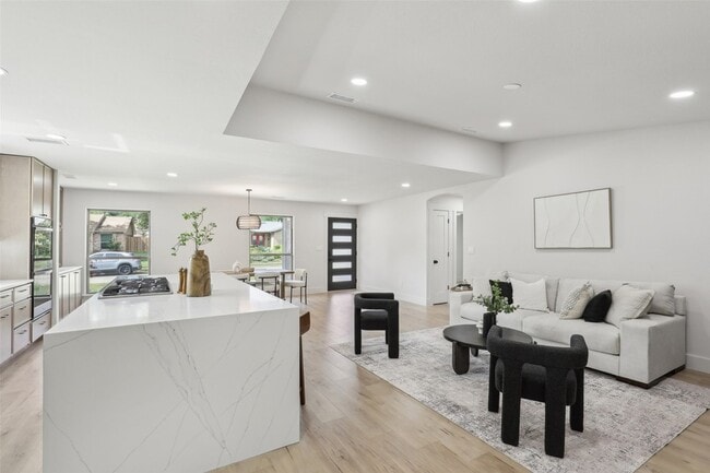 Building Photo - 12540 High Meadow Dr