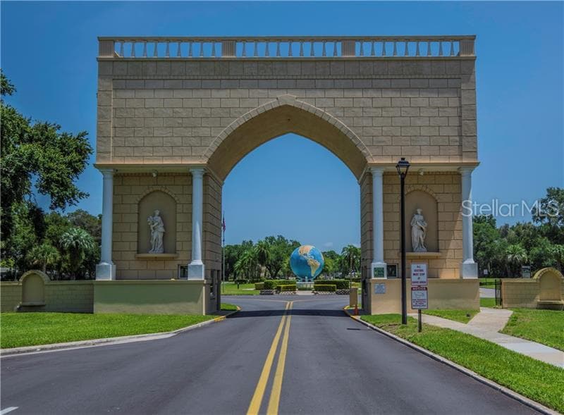 Guarded entrance - 2451 Canadian Way
