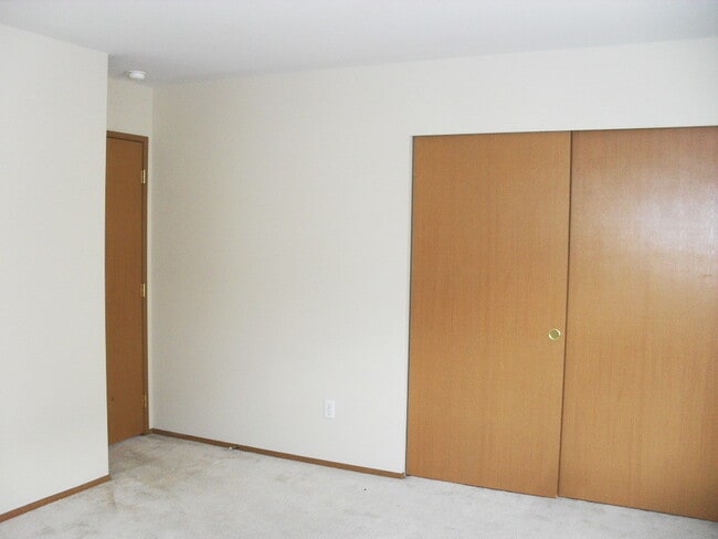 Building Photo - Beautiful 4 Bedroom 2.5 Bath in Liberty Ri...