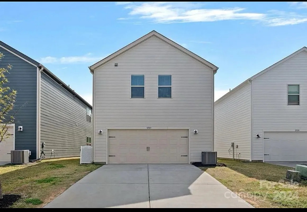 Building Photo - Room in House on Old Statesville Rd