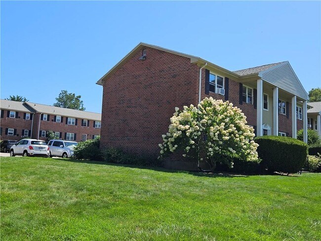 Building Photo - 70 Carroll Ave