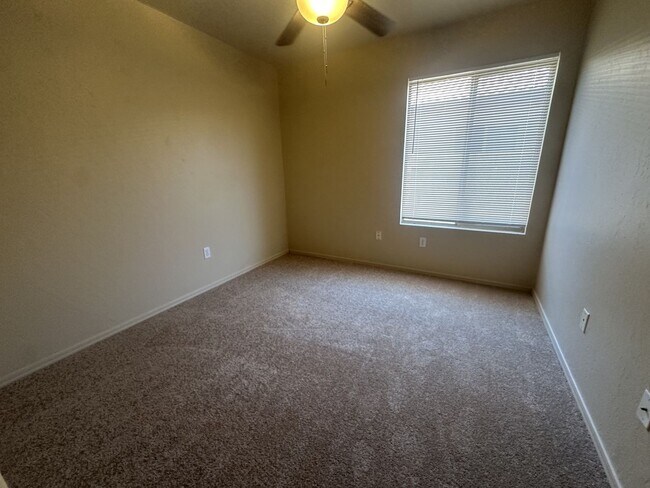 Building Photo - Walking Distance to McQueen Park!
