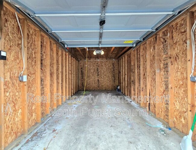 Building Photo - 18621 Blueberry Ln