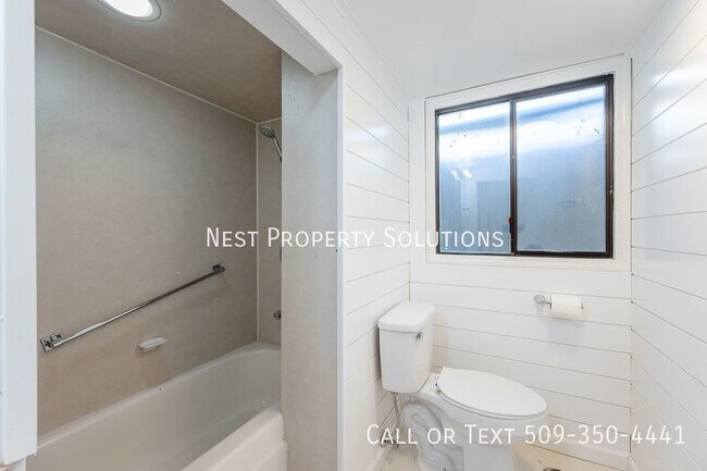 Building Photo - 1221 S Baker St