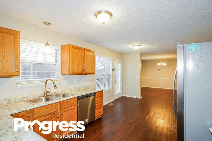 Building Photo - 5132 Pebble Creek Dr