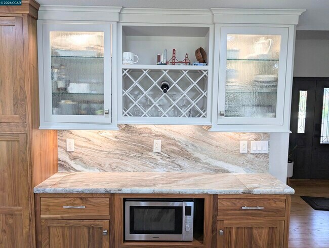 Building Photo - 24 Barcelona Ct