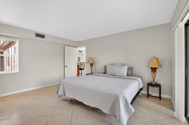 Building Photo - 129 Piedmont C