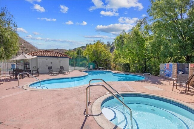 Building Photo - 5974 Ruthwood Dr