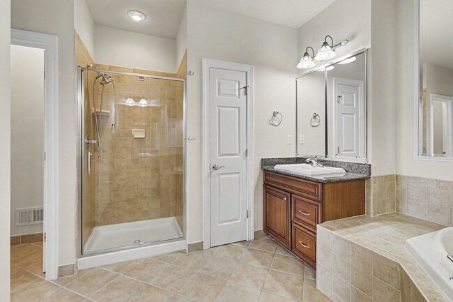 Building Photo - 24829 Reeds Pointe Dr