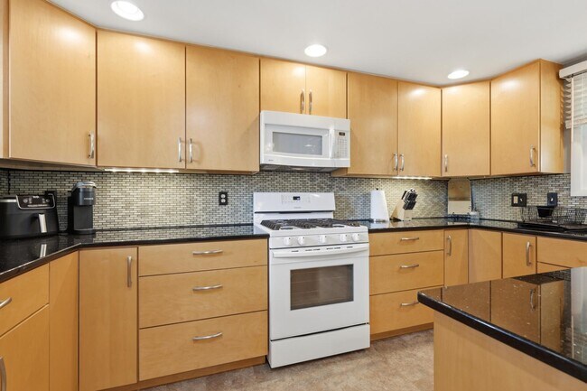 Building Photo - 3115 Hogan Ct