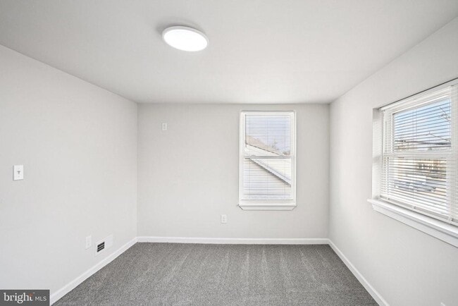 Building Photo - 7 E Cohawkin Rd