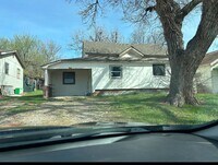 Building Photo - 813 Birch St