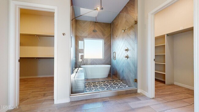 Building Photo - 500 La Entrada Cir