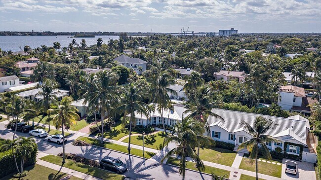 Building Photo - 210 Monceaux Rd