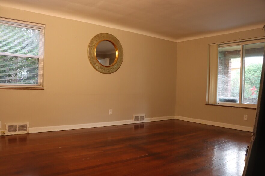 Primary Photo - 1148 Elm Park Dr