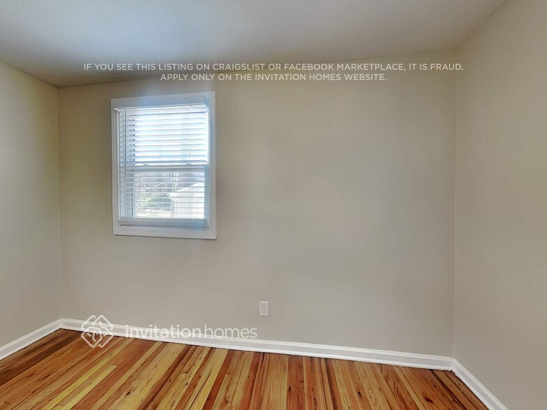 Building Photo - 392 Belgarde Pl SE