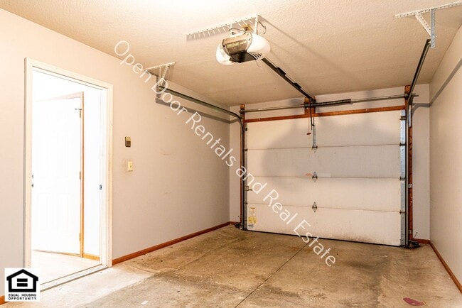 Building Photo - 1514/1516 Fieldstone Dr.