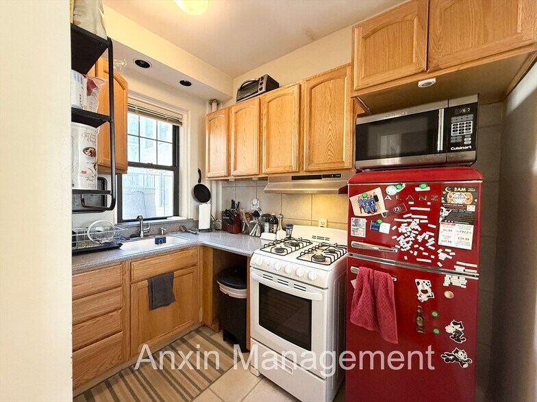 Building Photo - 311 Allston St
