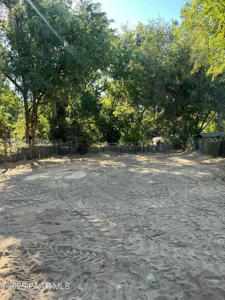 Building Photo - 536 Dameron Dr