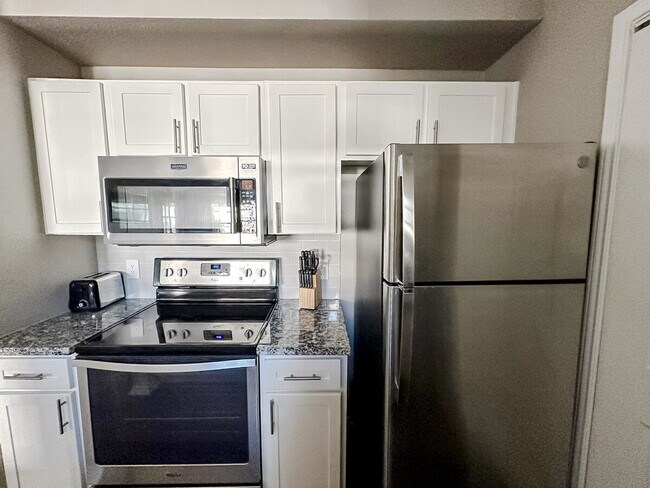 Building Photo - 6225 Saratoga Blvd