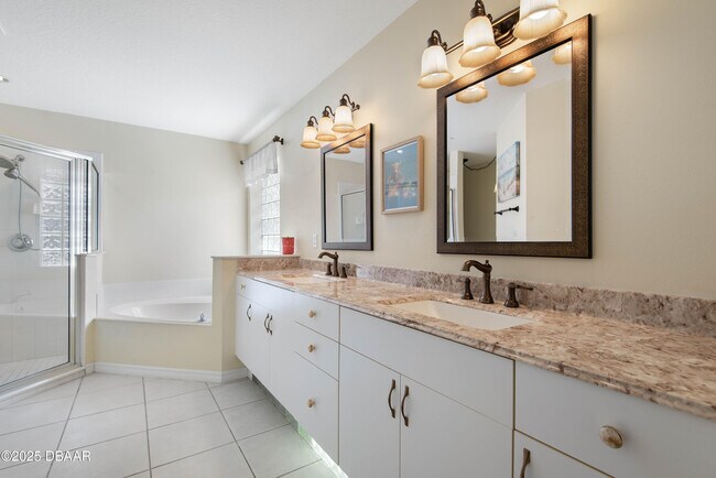 Building Photo - 15 Coolidge Ct