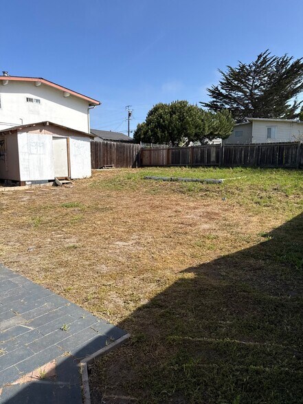 Building Photo - 1260 Canyon Del Rey Blvd