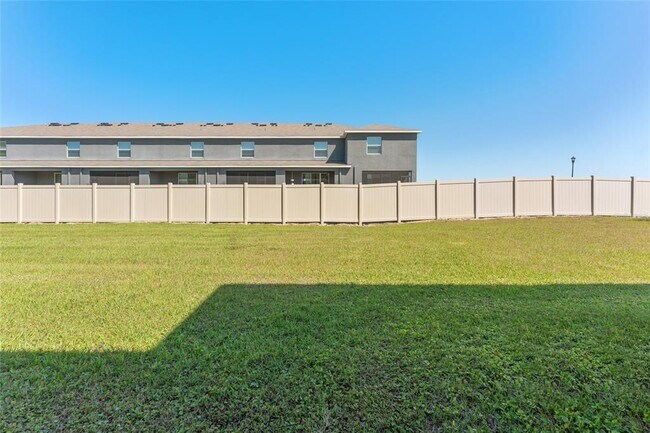 Building Photo - 33105 Major Oak Dr