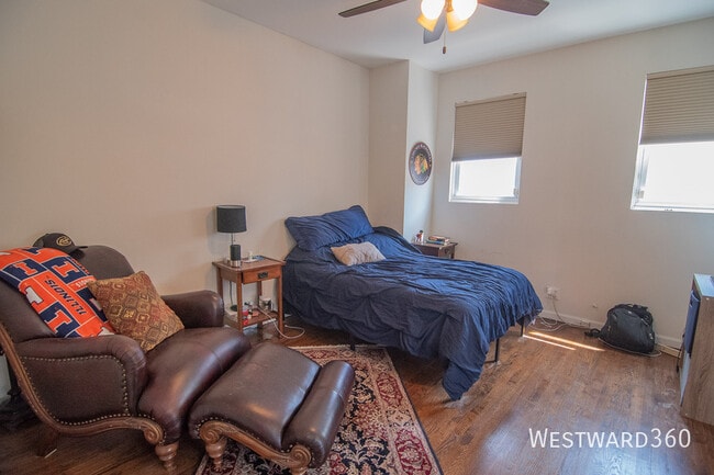 Building Photo - 1709 W Barry Ave