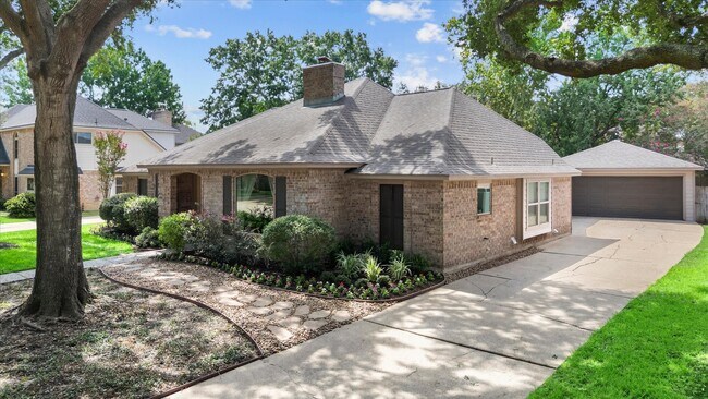 Building Photo - 18315 Forest Town Dr
