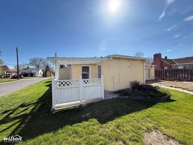 Building Photo - 3401 W Yakima Ave