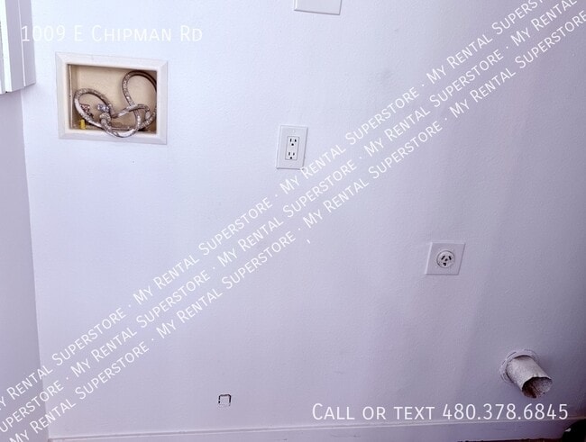 Building Photo - 1009 E Chipman Rd