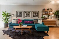 Building Photo - 610 E Weddell Dr