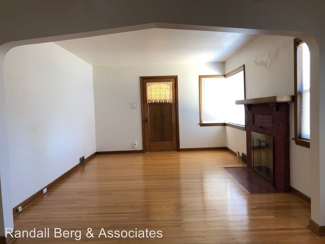 Building Photo - 2 br, 1 bath House - 4847 41st Avenue SW