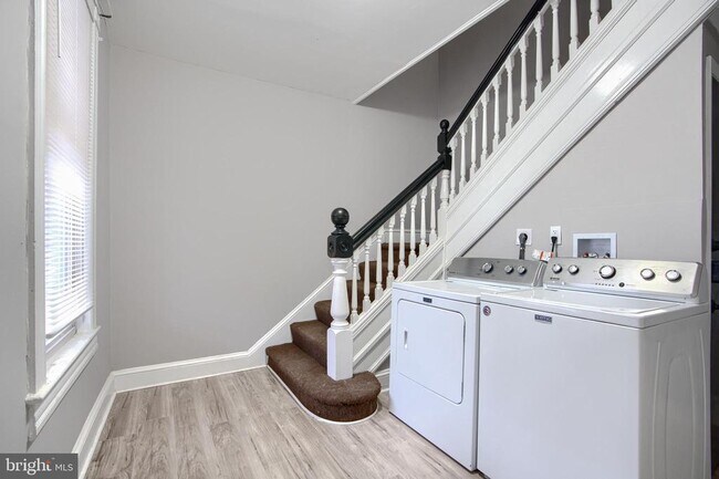 Building Photo - 3807 Fleetwood Ave