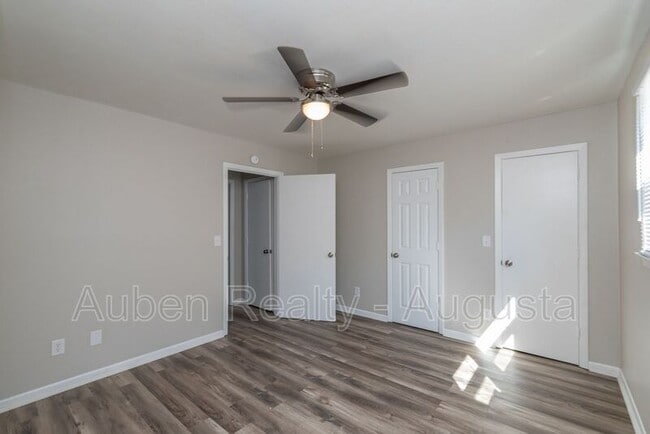 Building Photo - 1602 Johns Rd