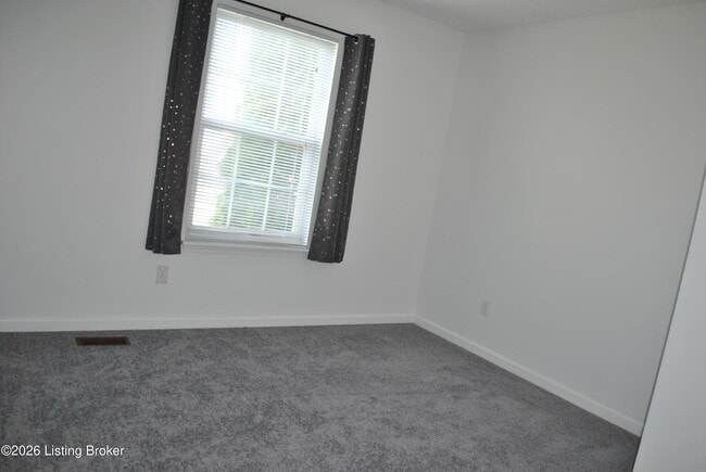 Building Photo - 4118 Hickoryview Dr