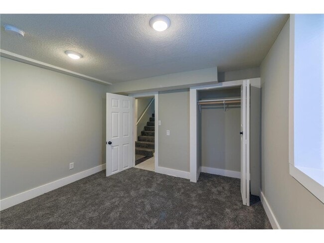 Building Photo - 11020 W River Rd