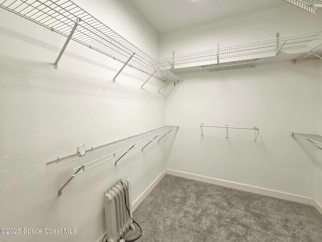 Building Photo - 949 SE Gardenbrook Ct