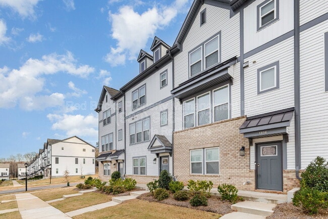 Building Photo - 1816 Blanche St