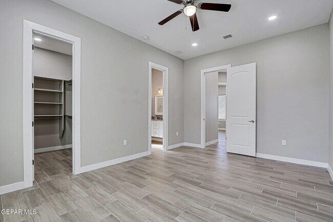 Building Photo - 1031 Vinton Ave