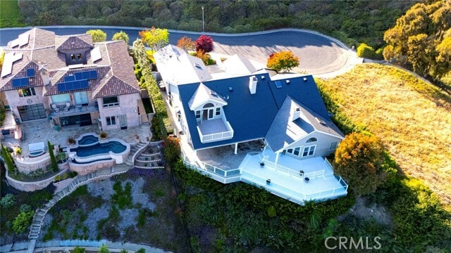 Building Photo - 12 San Remo