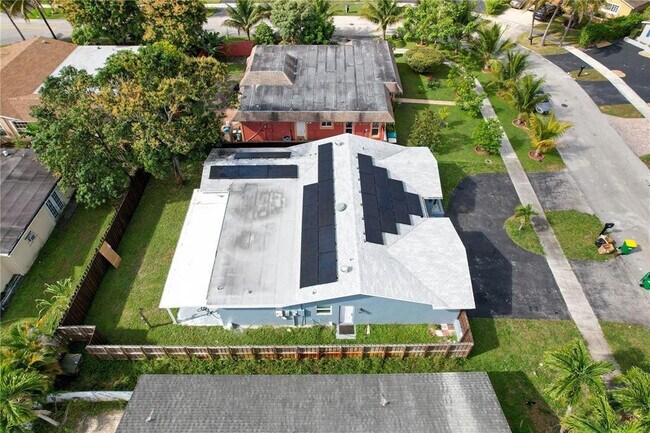 Building Photo - 5820 NW 56th Pl