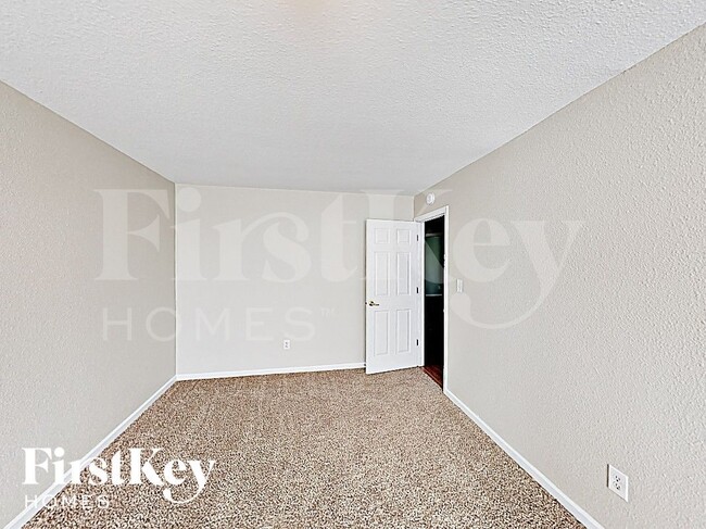 Building Photo - 11105 Falls Church Dr